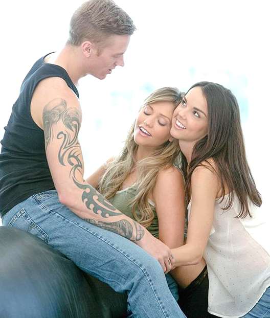 baba meye মেয়ে আর মেয়ের বান্ধবীকে এক ...